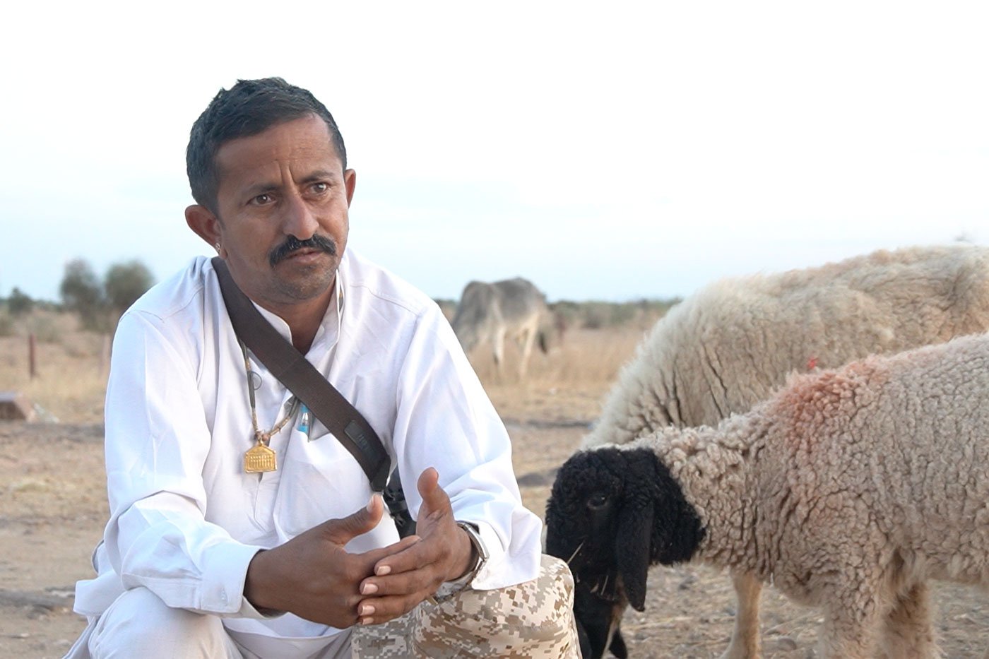 Sumer Singh Bhati in his village Sanwata in Jaisalmer district. Photo: Urja/PARI
