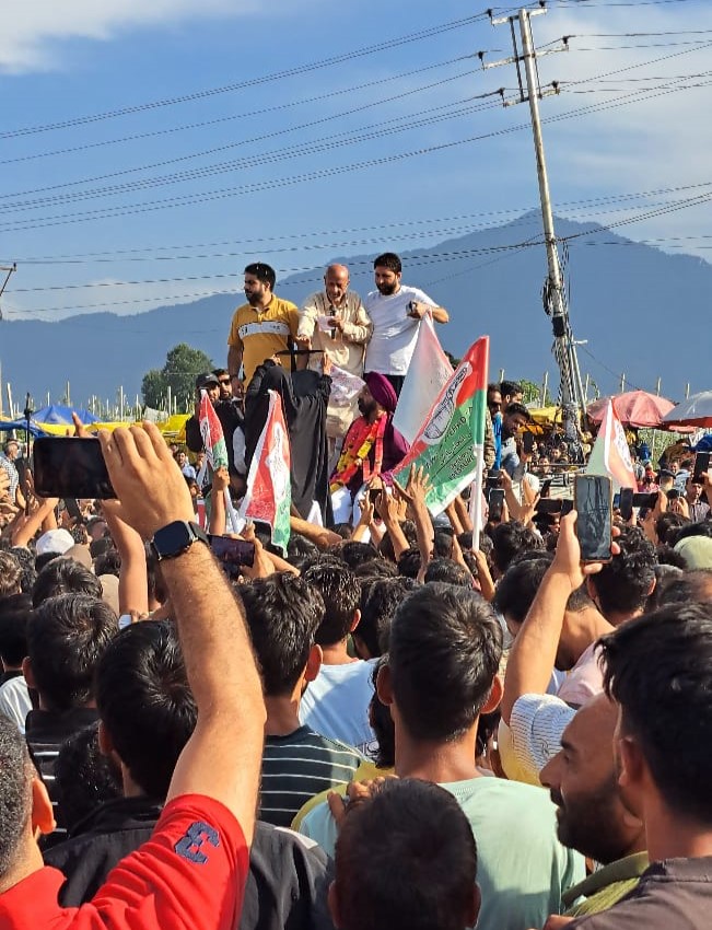 Engineer Rashid addressing a crowd. Photo: Naseer Ahmad