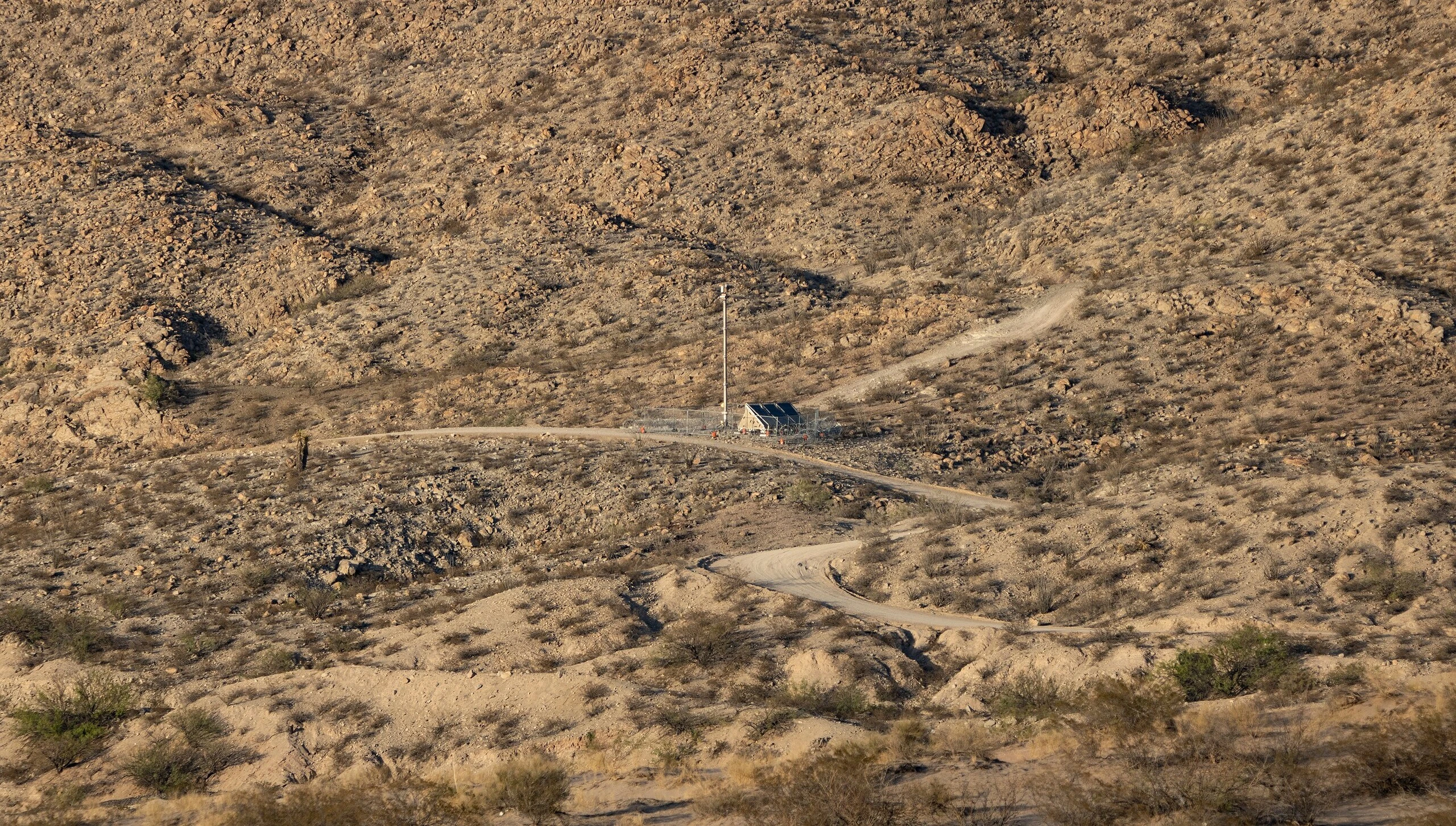An autonomous surveillance tower operated by U.S. Customs and Border Protection in New Mexico in May, 2024. Photo: Dugan Meyer via Wikimedia Commons