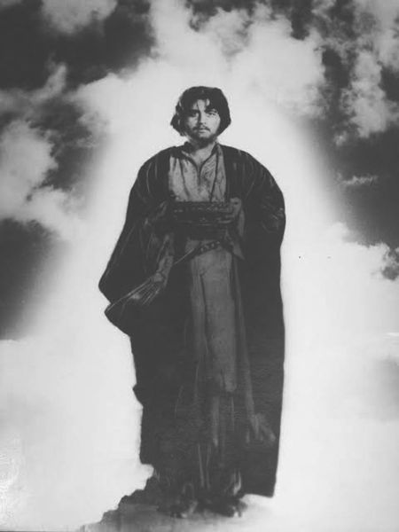 Shooting still from K. Asif’s Love and God. Dutt was playing Majnu but passed away before completing the film. This was supposed to be K. Asif’s next mega project after Mughal-E-Azam.