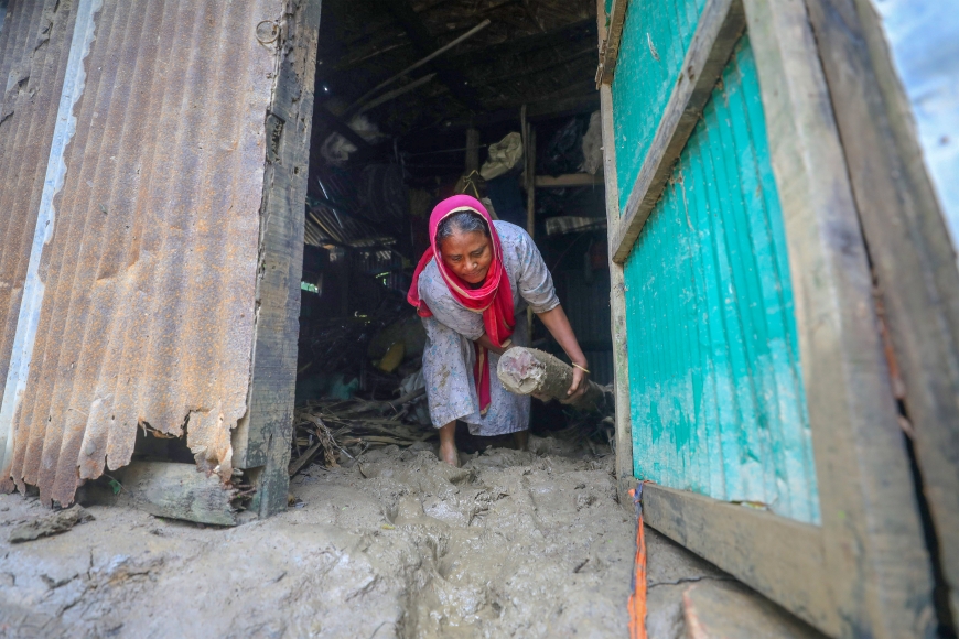 Thousands lost their houses and belongings to the flash floods. Photo: Mohammad Minhaj Uddin
