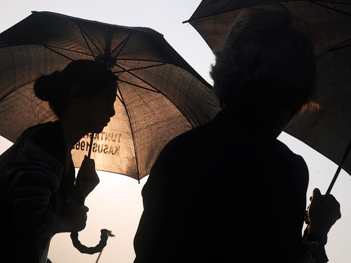 The Kamisan (Thursday) silent protests have persisted for two decades, as victims and families of gross human rights violations—including the 1965 and 1998 tragedies—continue to demand state accountability and justice. And yet, despite multiple regime changes, no legal resolution has been delivered. Instead, the state has opted for non-judicial measures that disregard the victim’s rights and dignity. Photo: Ricky Yudhistira/Project Multatuli