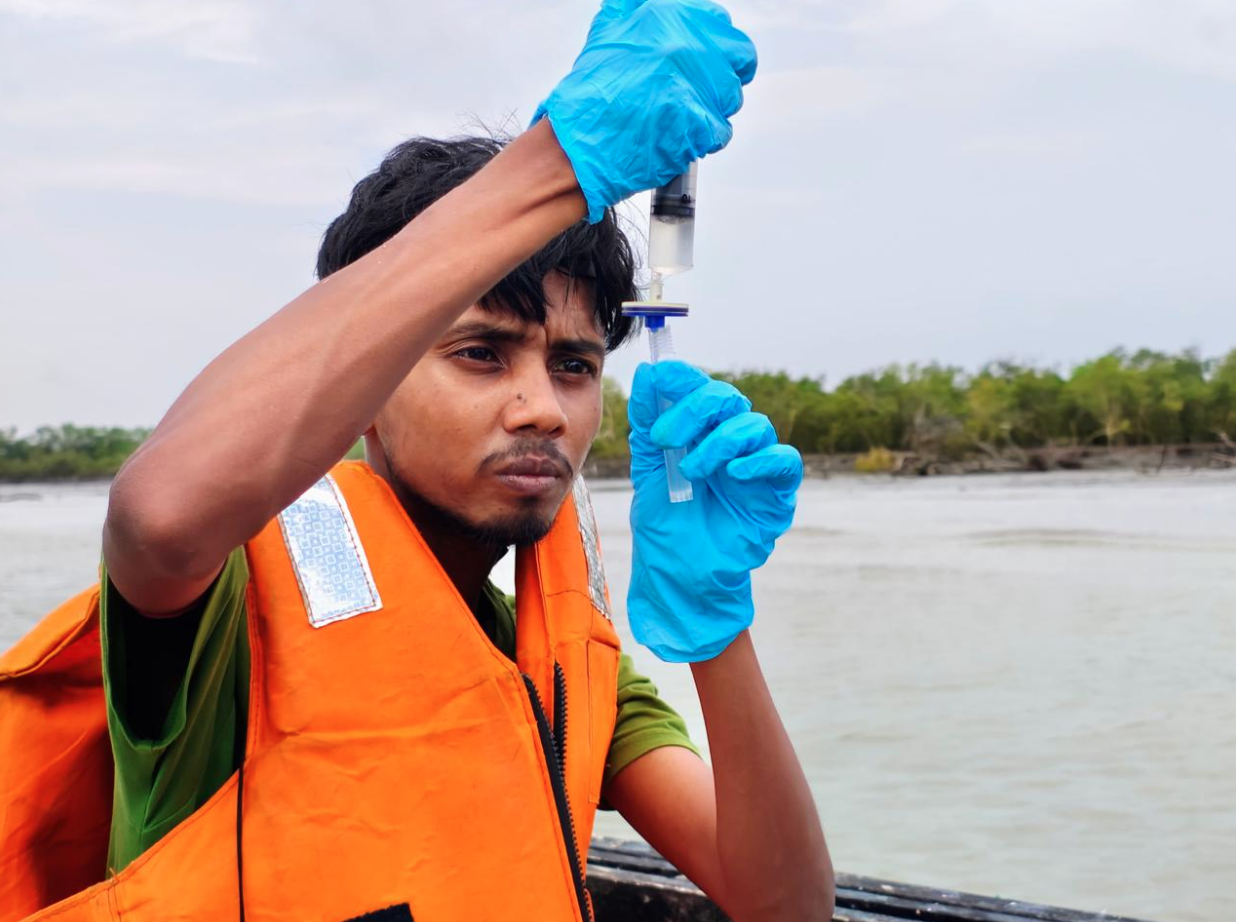 The team from IISER sails into the delta to fetch samples and test vital parameters such as the water quality, the ebb and flow of microbial life, and the seasonal rhythms that pulse through the mangroves. Photo: IISER Kolkata.