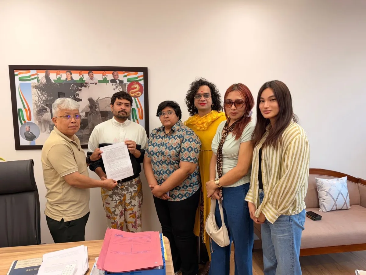An image of Manipur MP Bimol Akoijam with activists. 